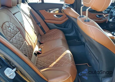 2016 Mercedes-Benz C 300 z USA, uszkodzony, nr VIN 55SWF4JB2GU157166